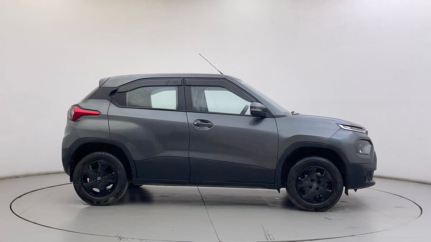 Used 2022 Tata Punch Accomplished MT Petrol + CNG(Outside Fitted) Cng Manual exterior RIGHT SIDE VIEW