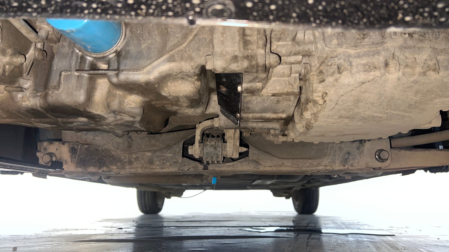 Used 2015 Honda Jazz V AT Petrol Petrol Automatic extra FRONT LEFT UNDERBODY VIEW