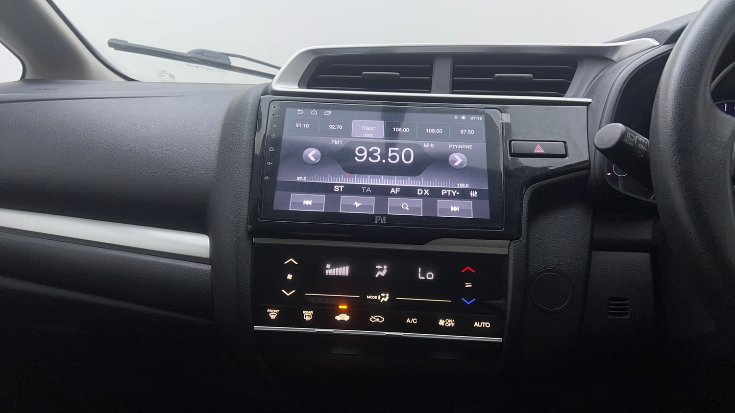 Used 2017 Honda WR-V VX MT Petrol Petrol Manual top_features Integrated (in-dash) music system
