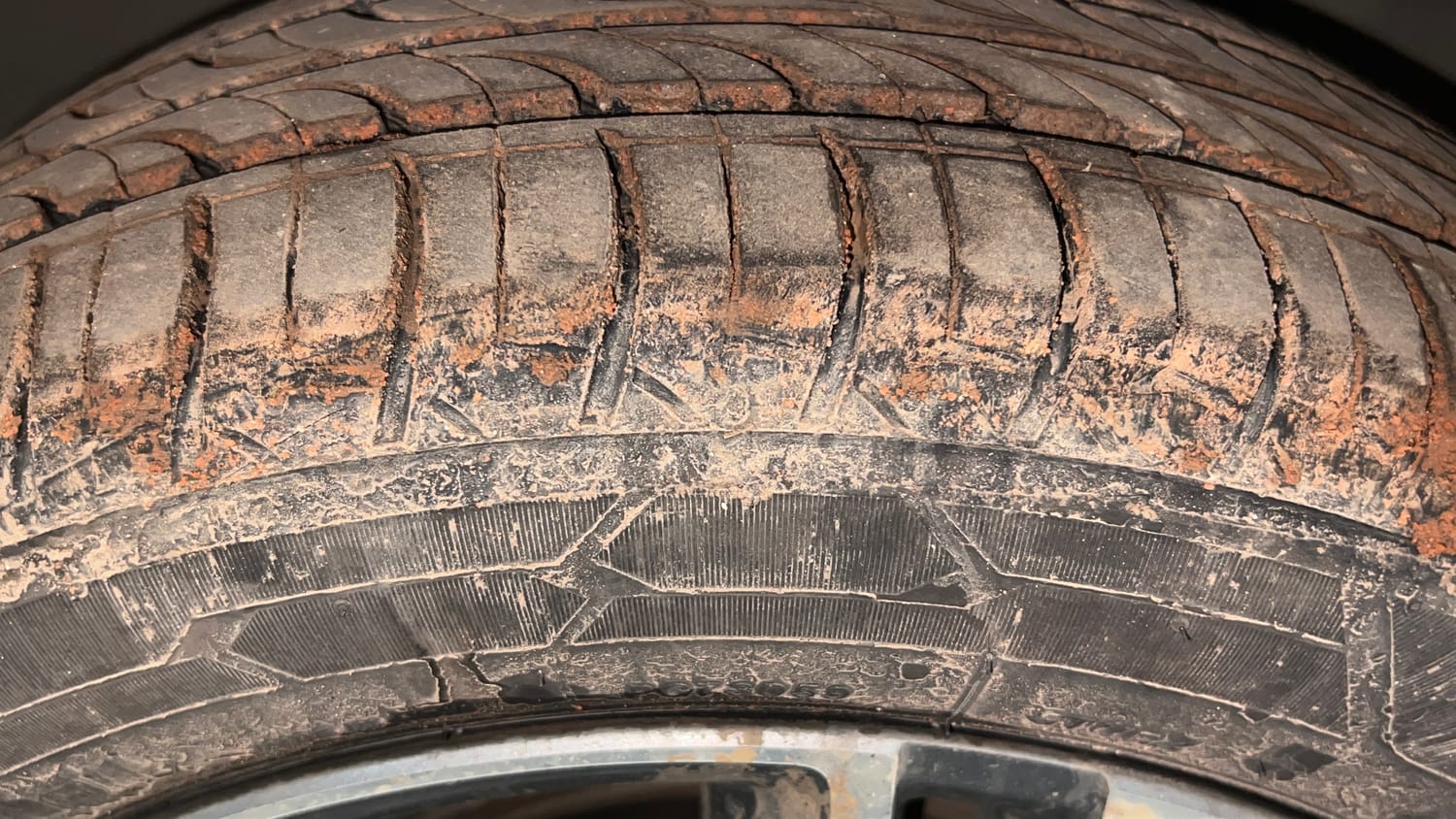 Used 2022 Tata Tigor XZ Plus Petrol Manual tyres RIGHT FRONT TYRE TREAD VIEW