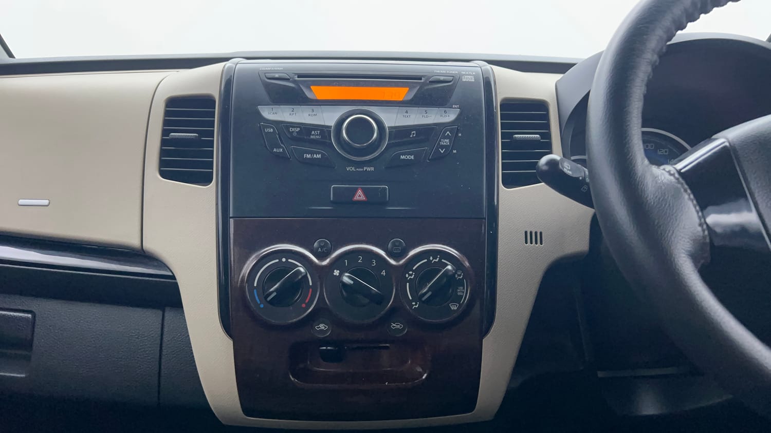 Used 2018 Maruti Suzuki Wagon R 1.0 VXI AMT Petrol Automatic interior MUSIC SYSTEM & AC CONTROL VIEW