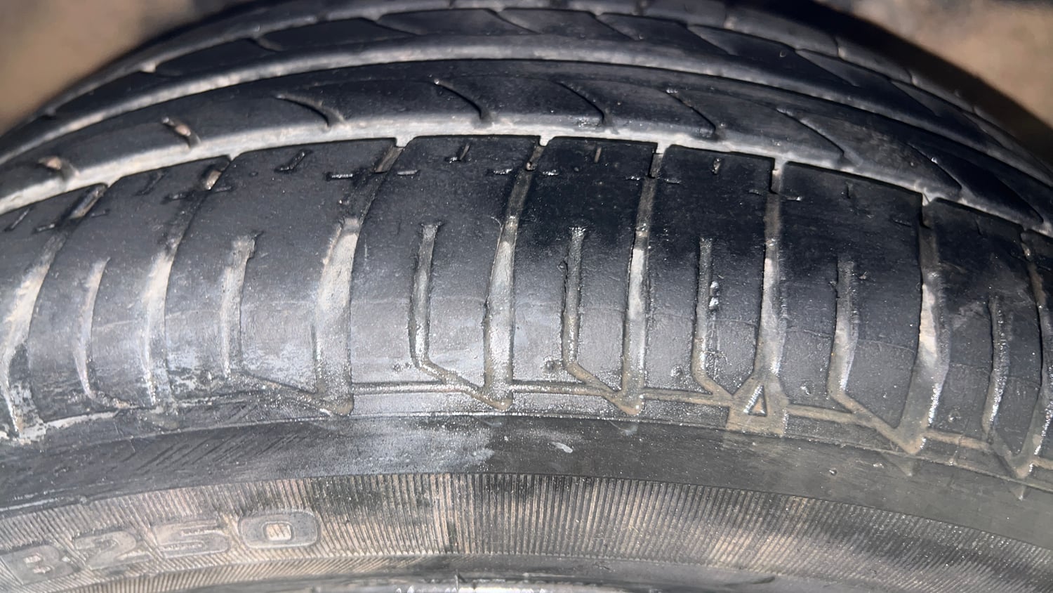 Used 2017 Tata Tiago Revotron XZA Petrol Automatic tyres RIGHT REAR TYRE TREAD VIEW