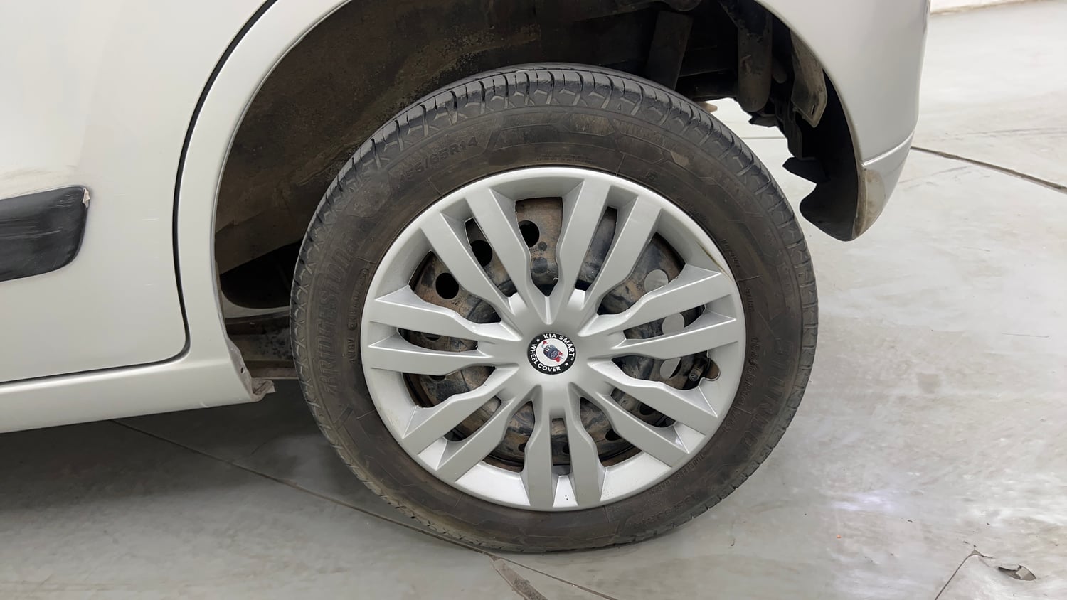 Used 2012 Maruti Suzuki Wagon R 1.0 VXi Petrol Manual tyres LEFT REAR TYRE RIM VIEW