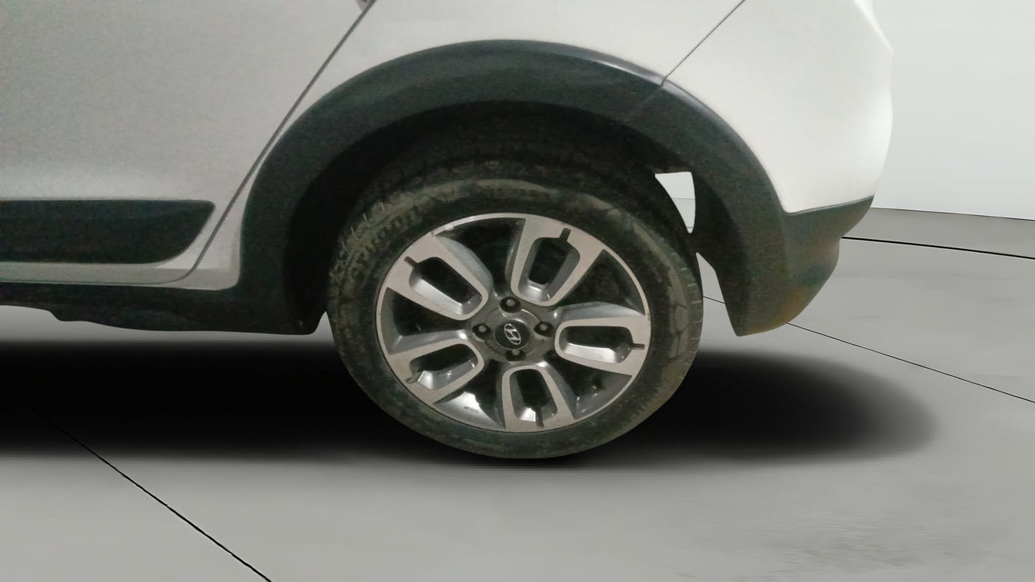 Used 2015 Hyundai i20 Active 1.4 SX Diesel Manual tyres LEFT REAR TYRE RIM VIEW