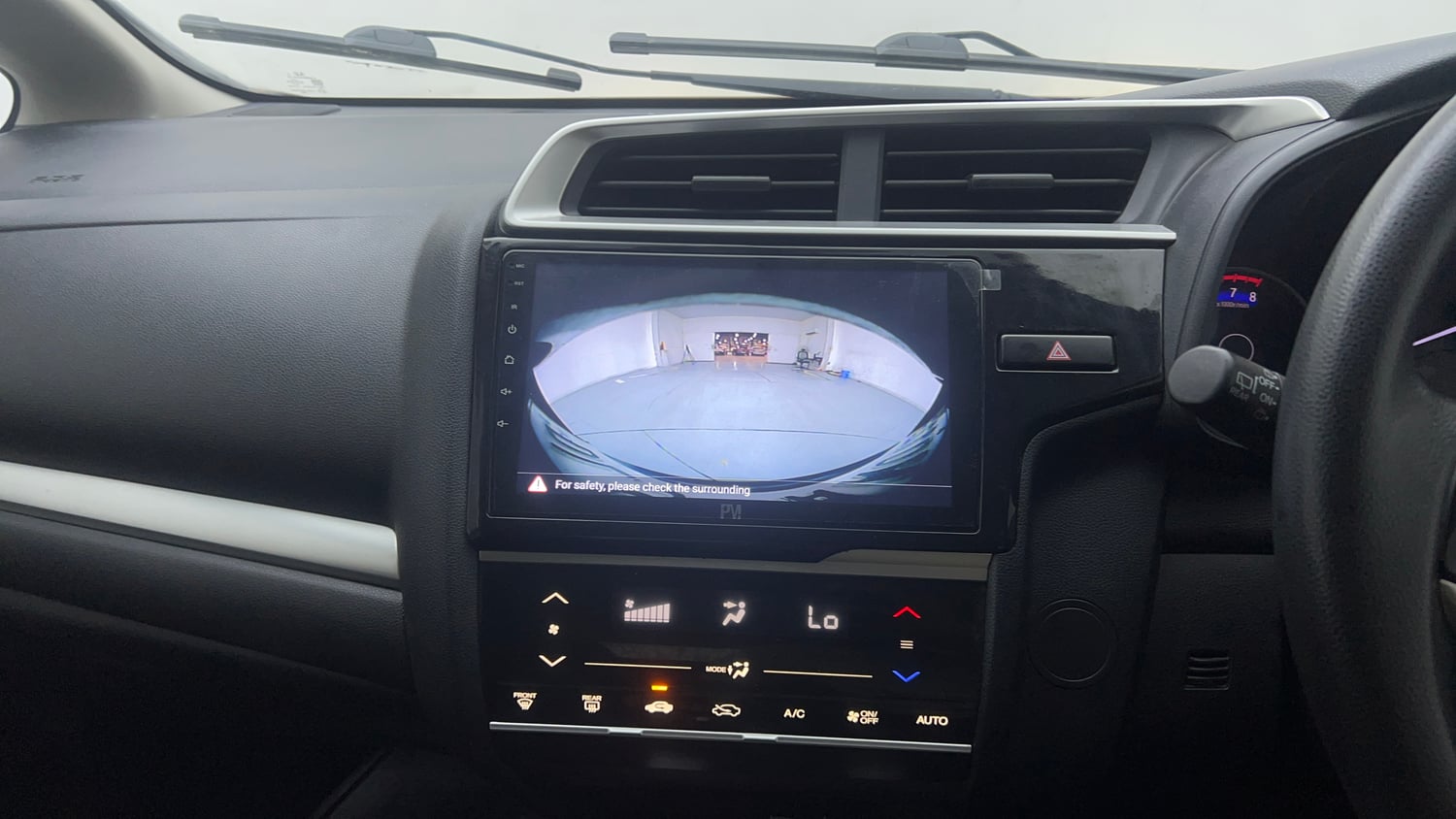 Used 2017 Honda WR-V VX MT Petrol Petrol Manual top_features Rear camera