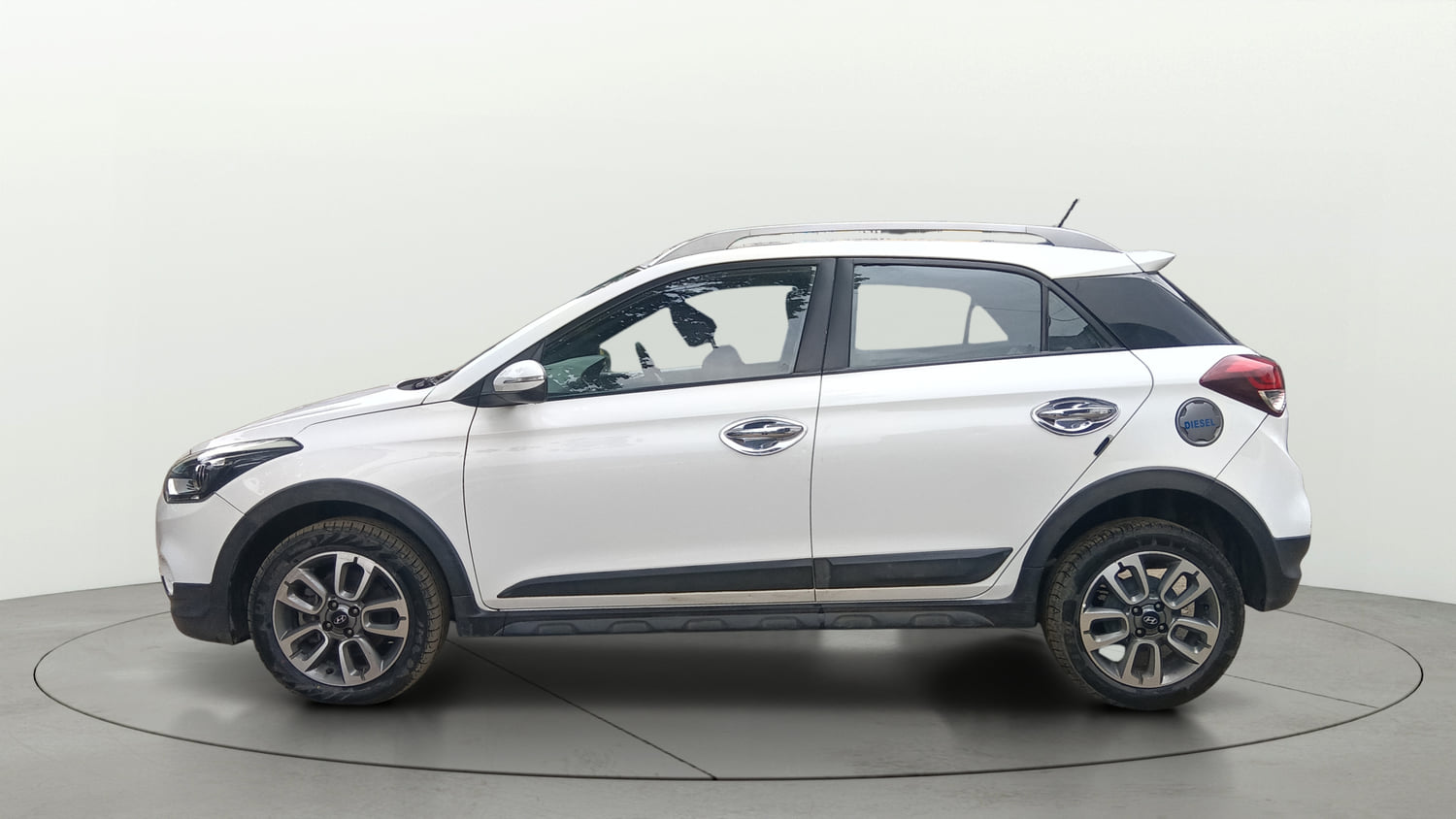 Used 2015 Hyundai i20 Active 1.4 SX Diesel Manual exterior LEFT SIDE VIEW