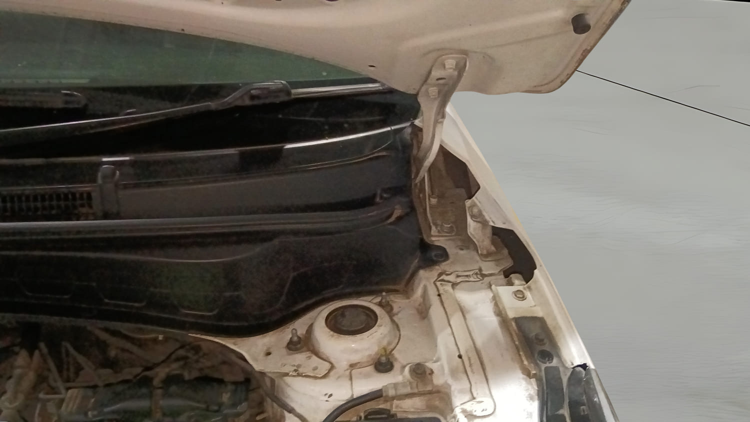 Used 2021 Kia Seltos HTX 1.5 Petrol Manual engine ENGINE LEFT SIDE HINGE & APRON VIEW