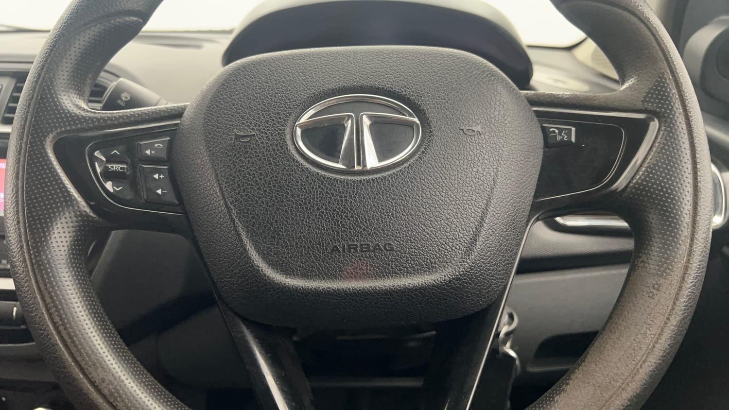Used 2018 Tata Tigor Revotron XZA Petrol Automatic top_features Steering mounted controls