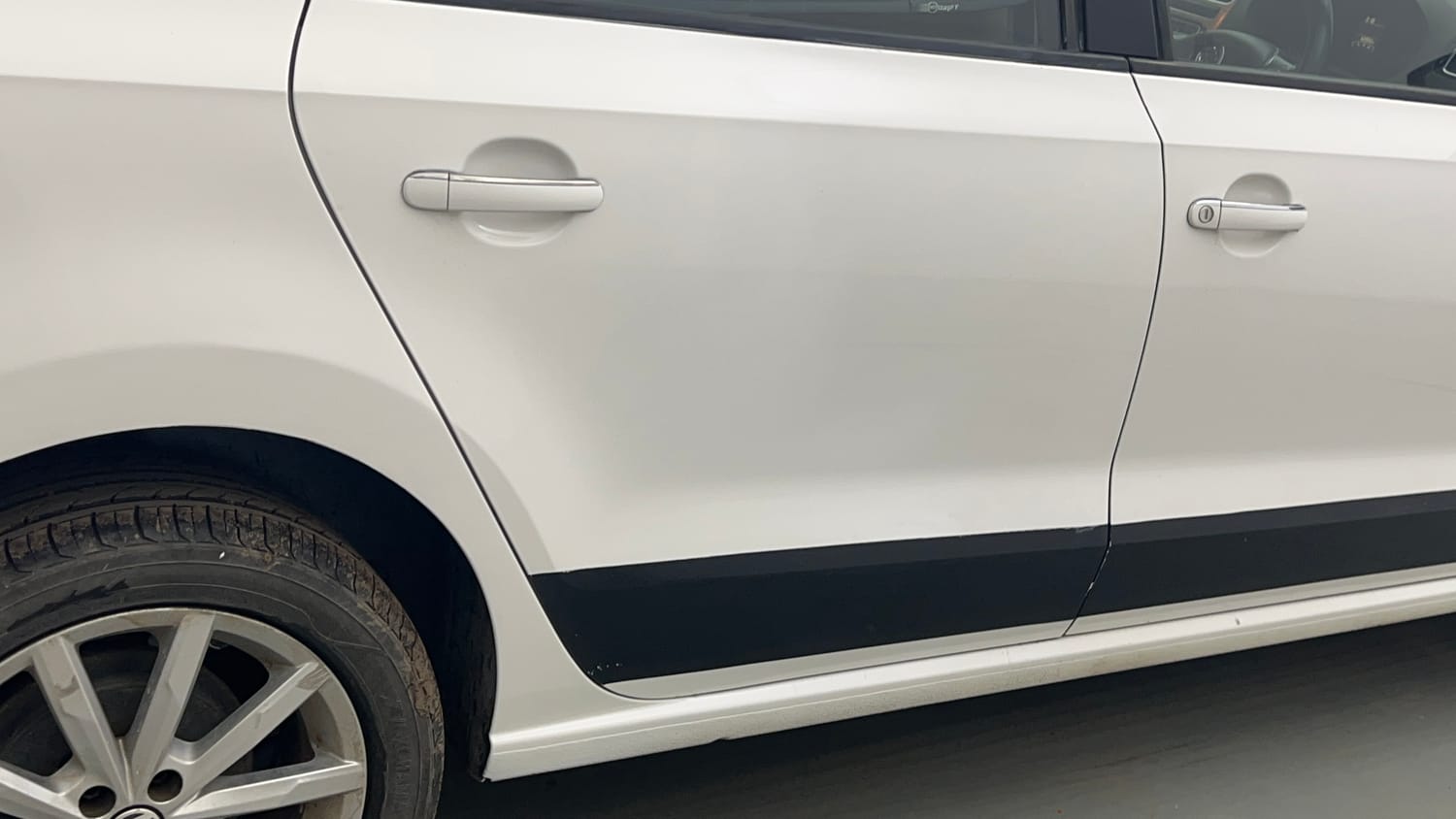 Used 2017 Volkswagen Vento Highline Plus 1.2 (P) AT 16 Alloy Petrol Automatic dents MINOR DENT