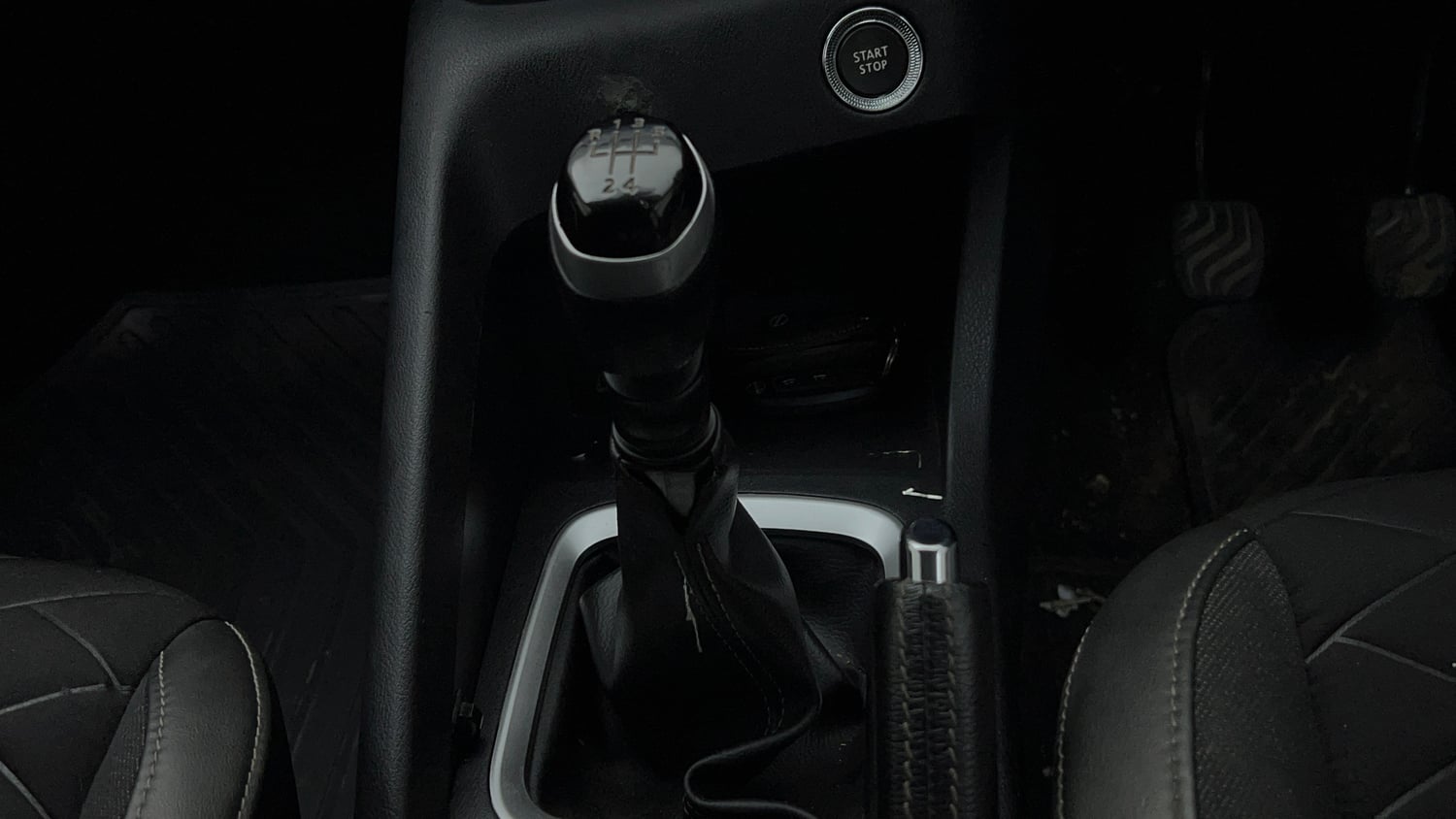 Used 2021 Nissan Magnite XV Premium Petrol Manual interior GEAR  KNOB VIEW