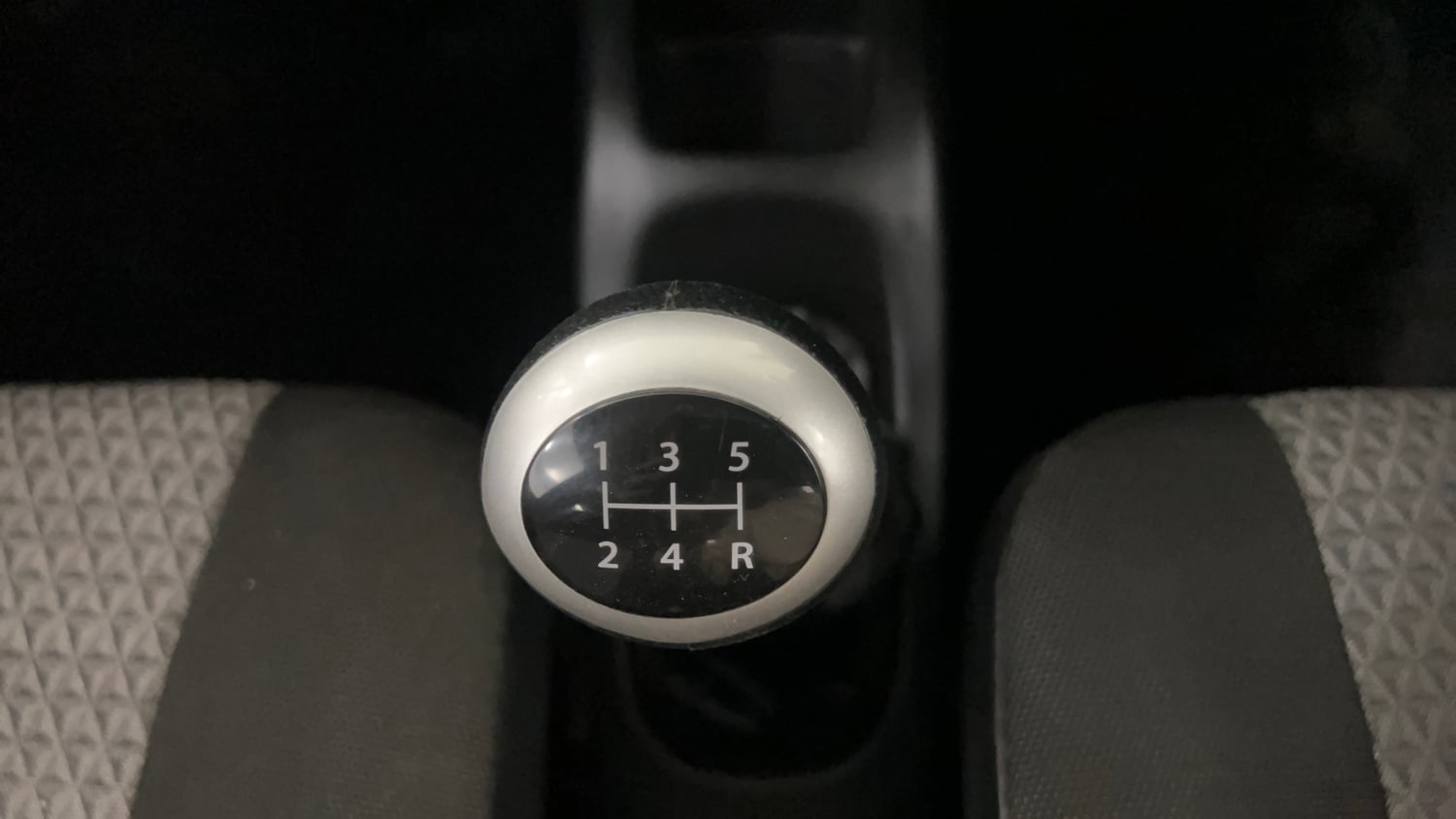 Used 2012 Maruti Suzuki Wagon R LXi Petrol Manual interior GEAR  KNOB VIEW