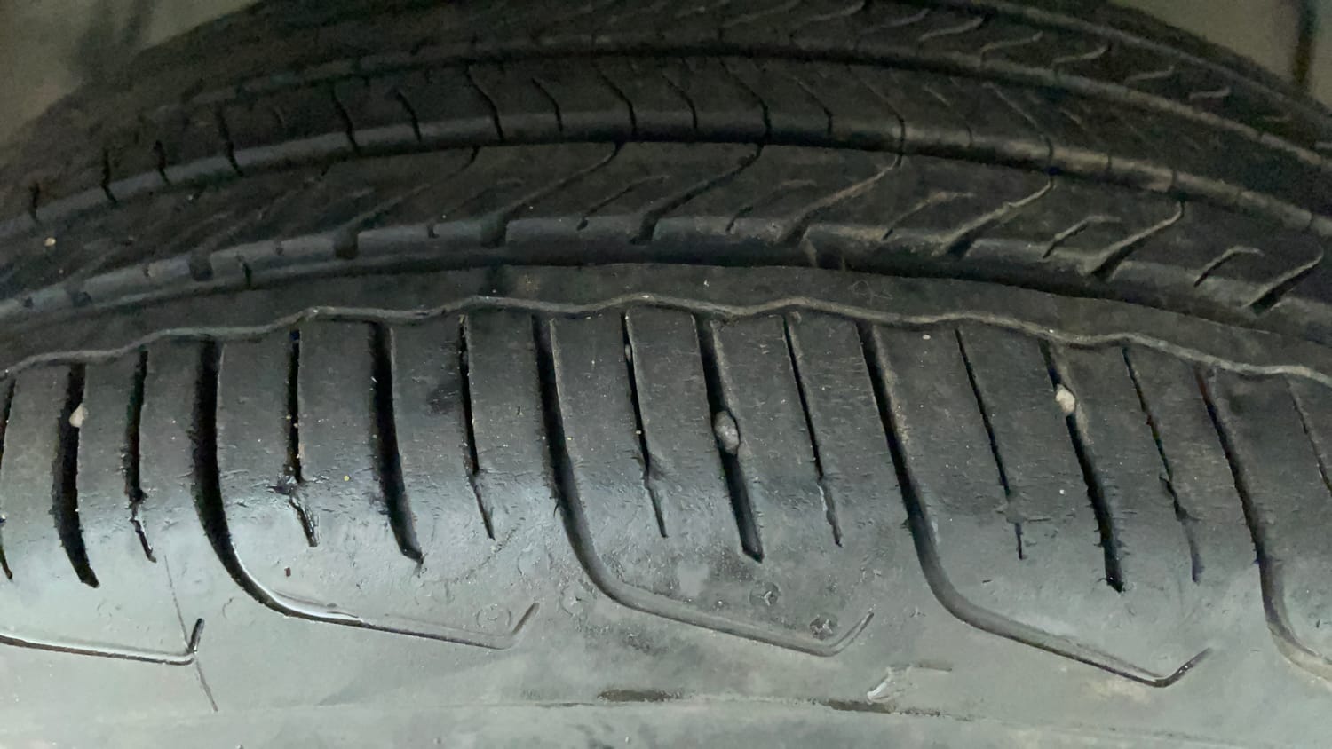 Used 2024 Tata Nexon Pure 1.2 Revotron Petrol 6MT Petrol Manual tyres RIGHT FRONT TYRE TREAD VIEW