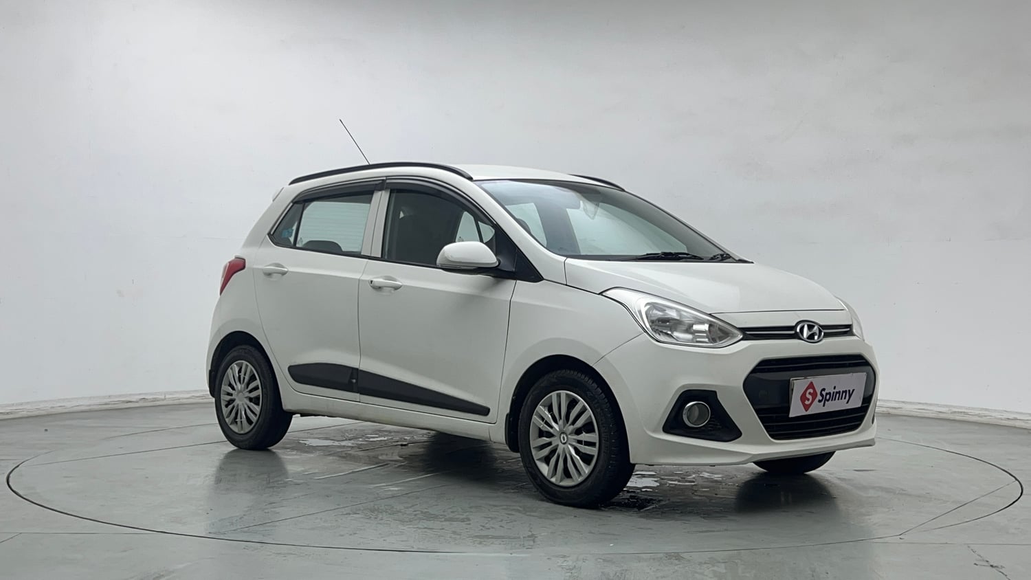 Used 2015 Hyundai Grand i10 Sportz 1.2 Kappa VTVT Petrol Manual exterior RIGHT FRONT CORNER VIEW