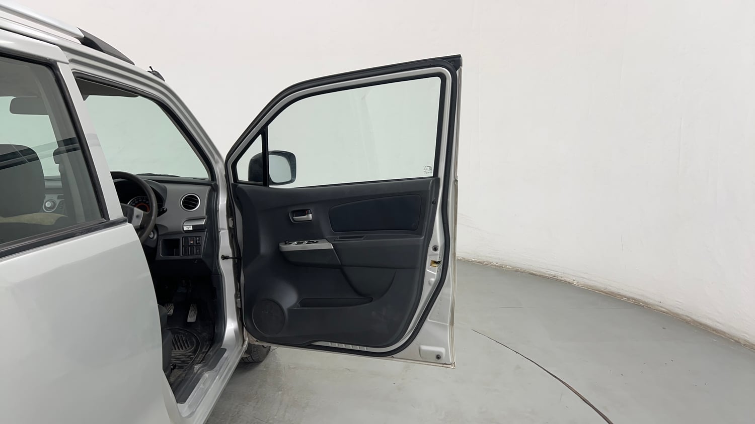 Used 2012 Maruti Suzuki Wagon R 1.0 VXi Petrol Manual interior RIGHT FRONT DOOR OPEN VIEW