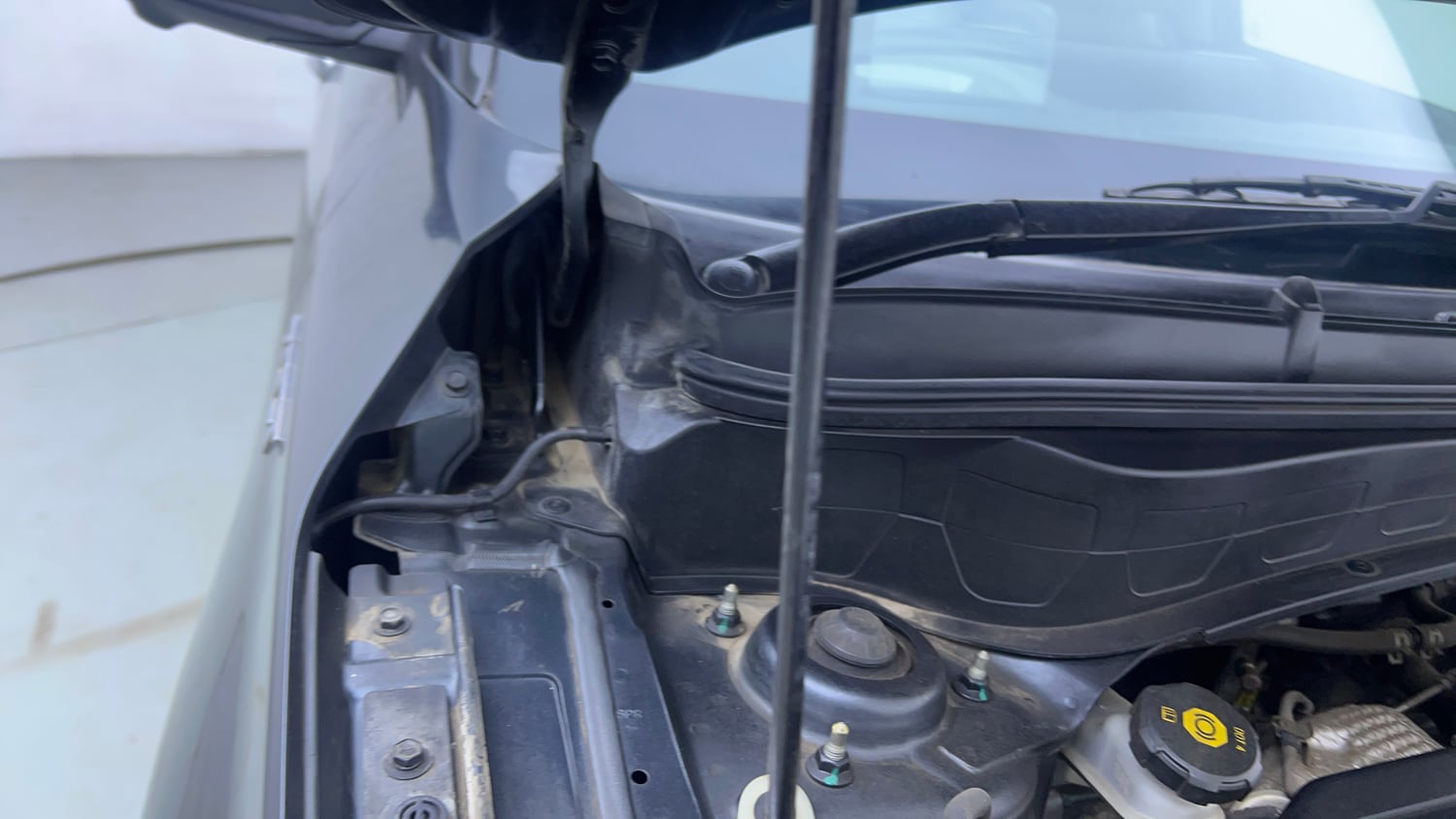Used 2019 kia Seltos GTX Plus DCT 1.4 Petrol Automatic engine ENGINE RIGHT SIDE HINGE & APRON VIEW