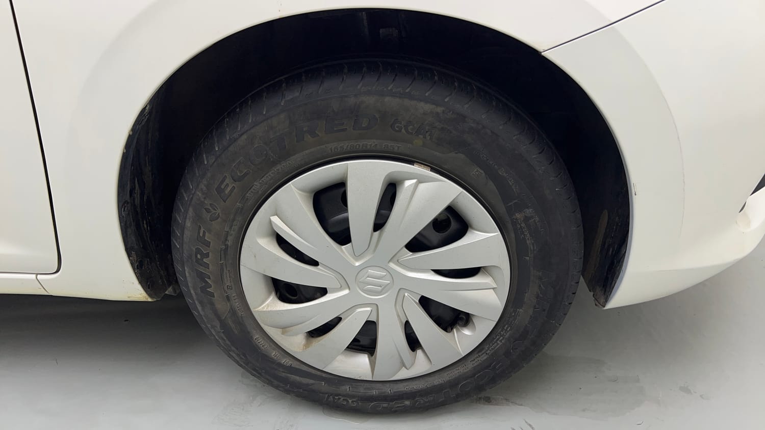 Used 2025 Maruti Suzuki Swift VXi Petrol Manual tyres RIGHT FRONT TYRE RIM VIEW