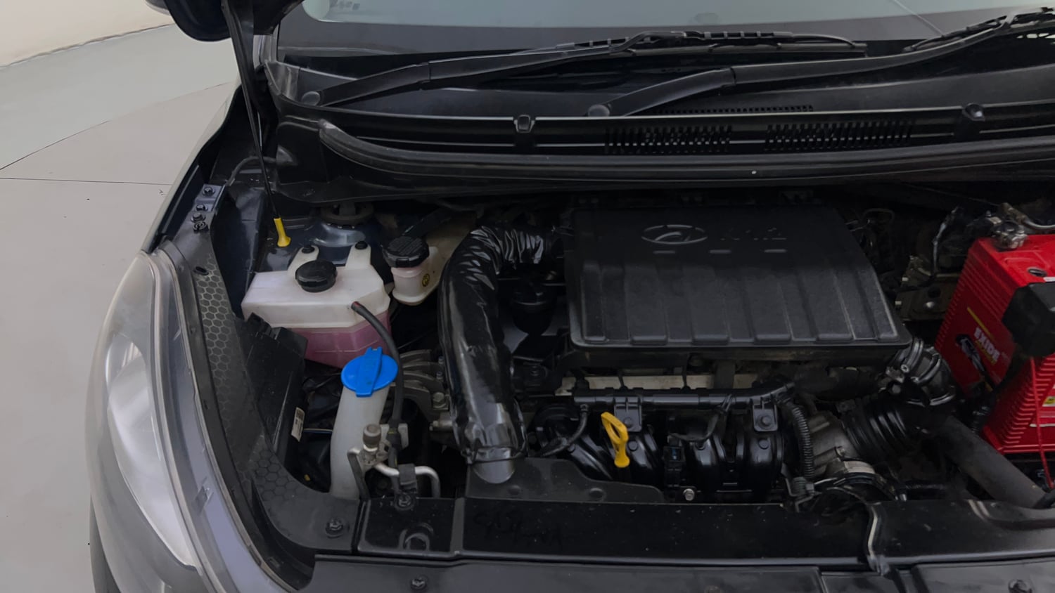 Used 2021 Hyundai Grand i10 Nios Sportz 1.2 Kappa VTVT Petrol Manual engine ENGINE RIGHT SIDE HINGE & APRON VIEW