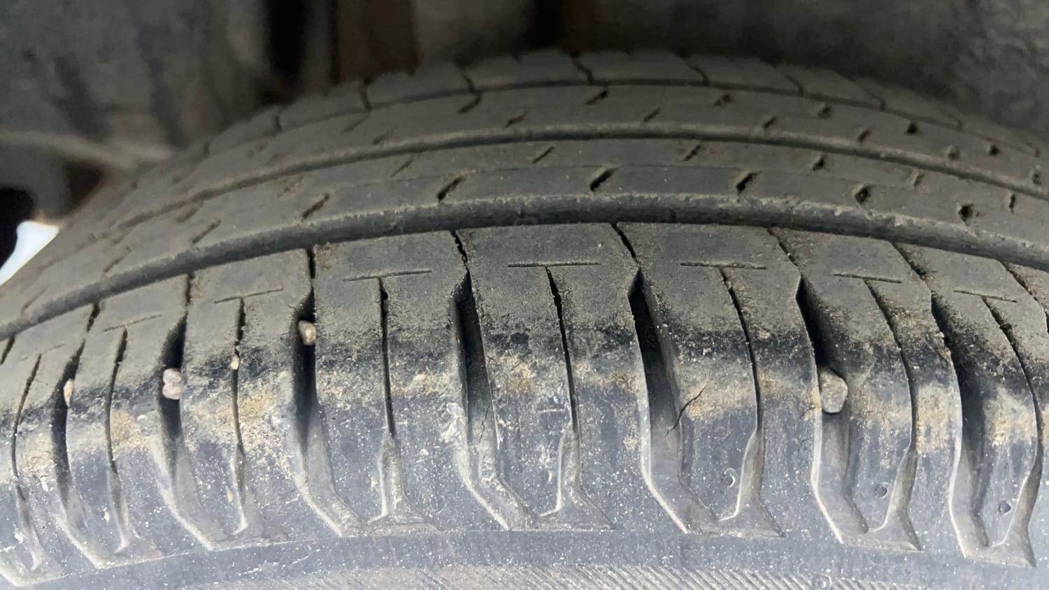 Used 2024 Maruti Suzuki Swift ZXi Petrol Manual tyres RIGHT REAR TYRE TREAD VIEW