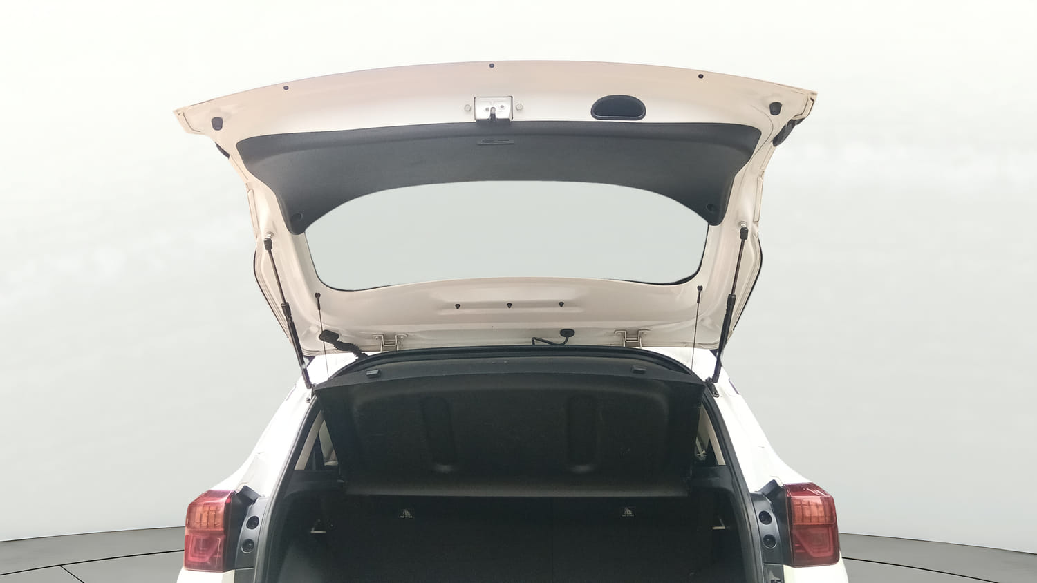 Used 2021 Kia Seltos HTX 1.5 Petrol Manual interior DICKY DOOR OPEN VIEW
