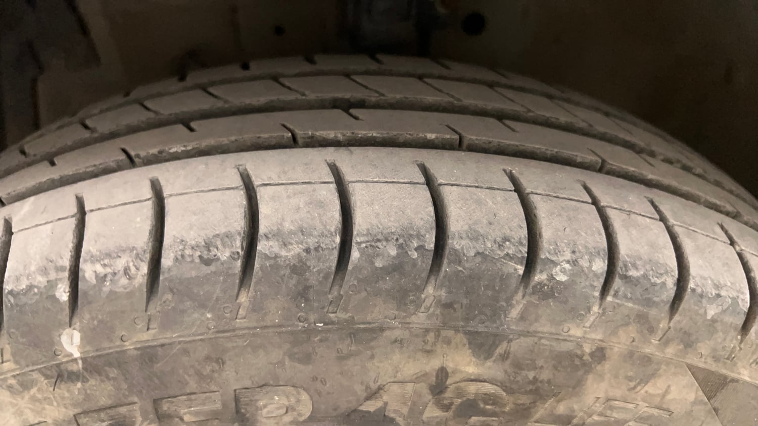Used 2012 Maruti Suzuki Swift VXi Petrol Manual tyres LEFT FRONT TYRE TREAD VIEW
