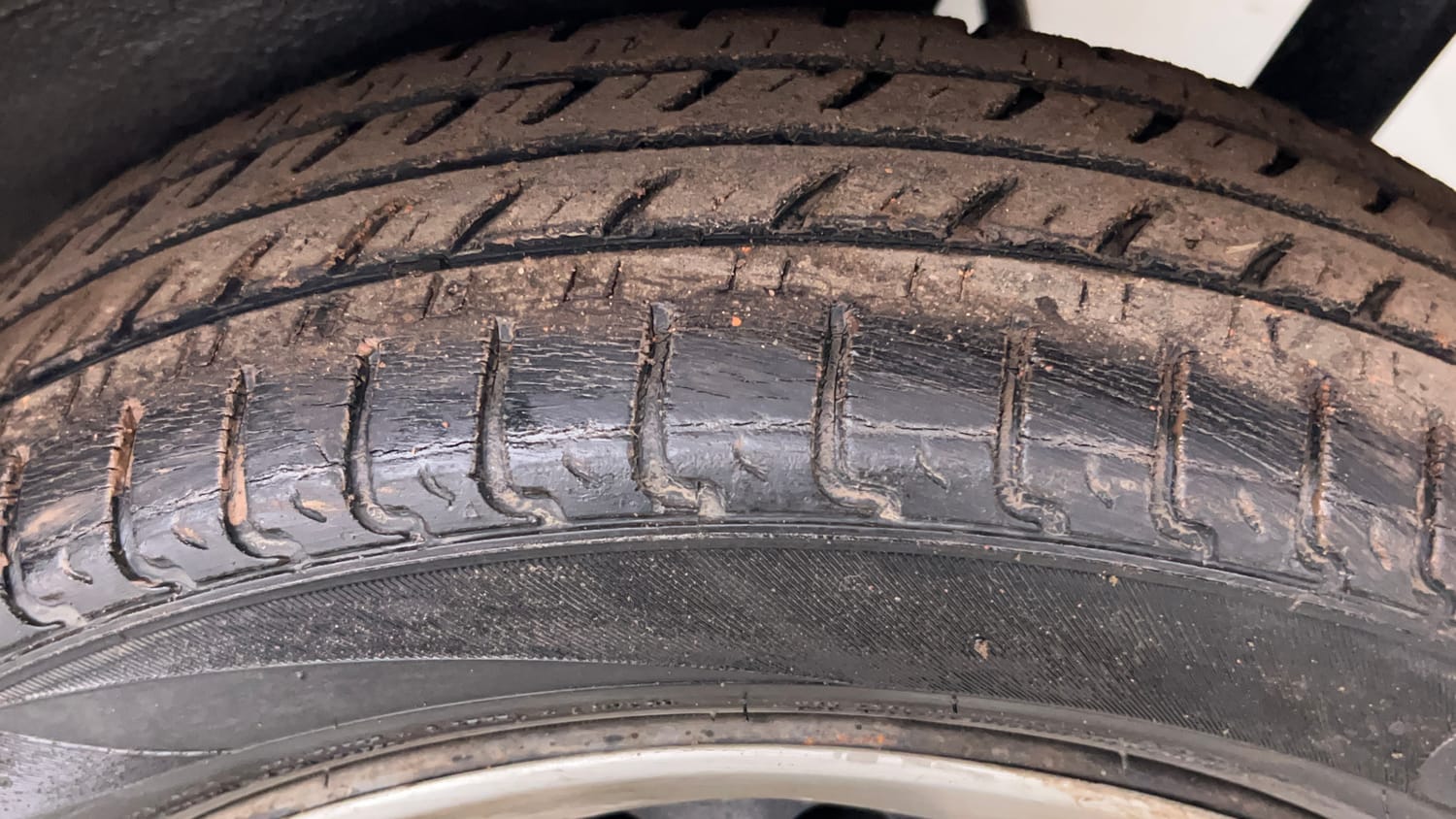 Used 2018 Maruti Suzuki Wagon R 1.0 VXI AMT Petrol Automatic tyres LEFT REAR TYRE TREAD VIEW