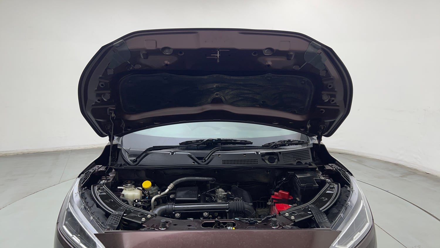 Used 2021 Nissan Magnite XV Premium Petrol Manual engine ENGINE & BONNET OPEN FRONT VIEW
