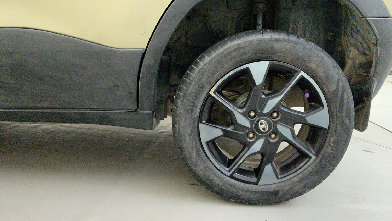 Used 2022 Tata Punch Kaziranga Creative AMT Petrol Automatic tyres LEFT REAR TYRE RIM VIEW