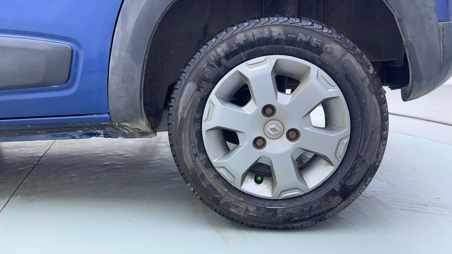 Used 2018 Renault Kwid CLIMBER 1.0 AMT Petrol Automatic tyres LEFT REAR TYRE RIM VIEW