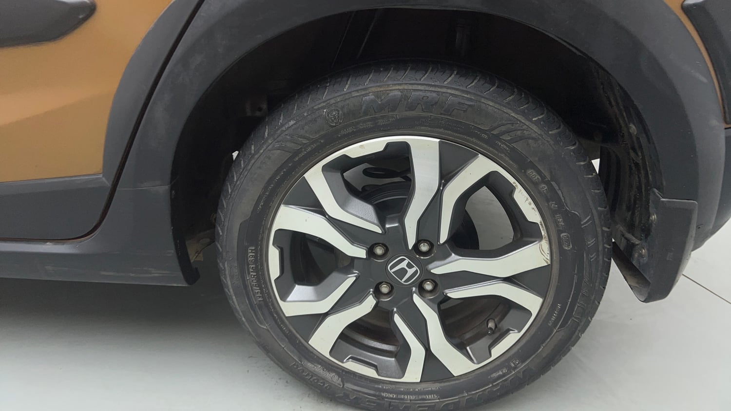 Used 2017 Honda WR-V VX MT Petrol Petrol Manual tyres LEFT REAR TYRE RIM VIEW