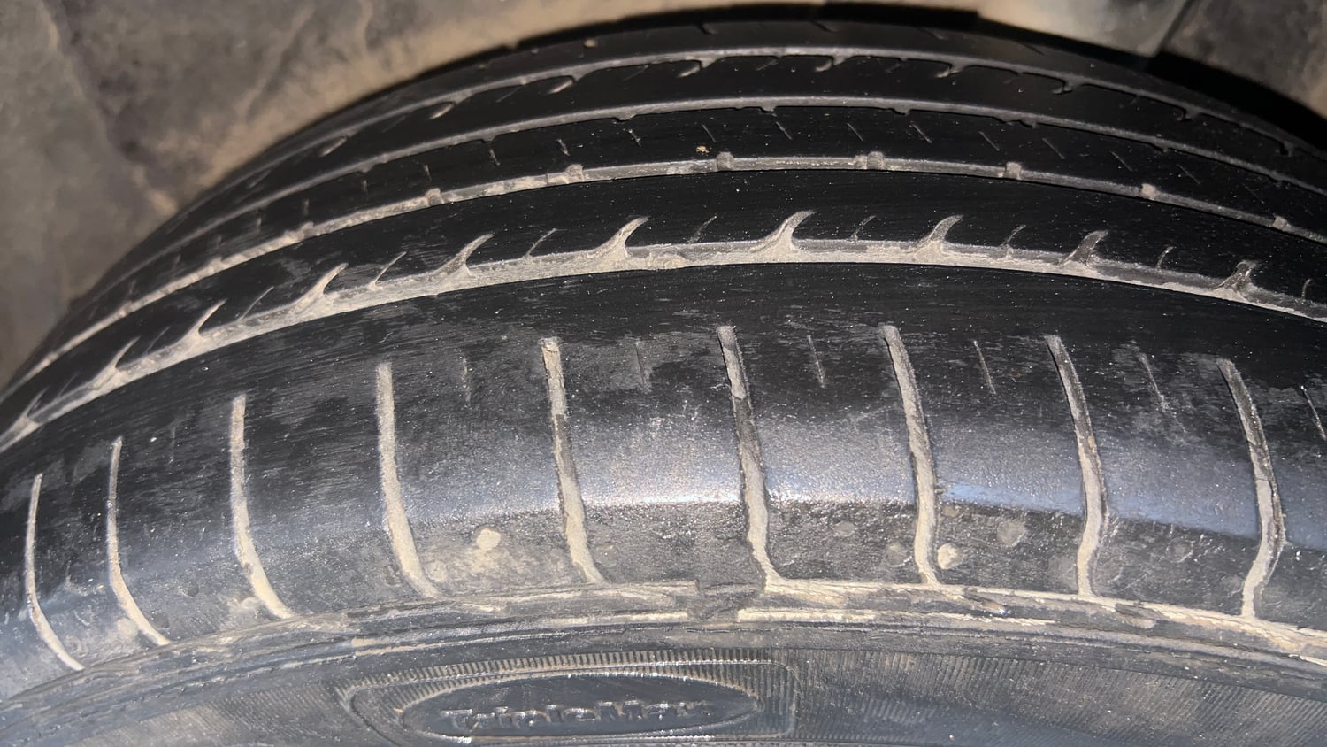 Used 2023 Nissan Magnite XL Petrol Manual tyres LEFT REAR TYRE TREAD VIEW