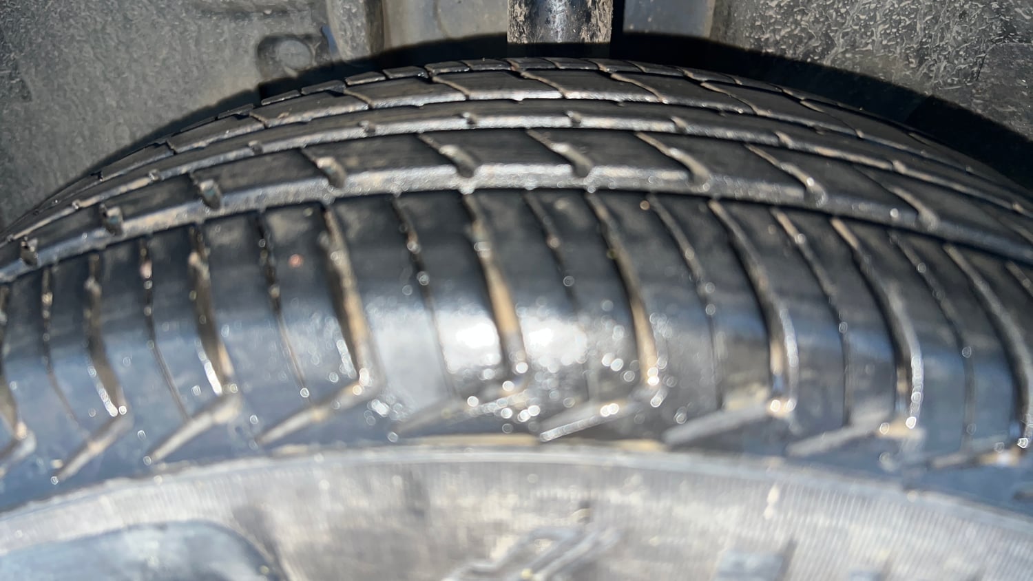 Used 2018 Renault Kwid CLIMBER 1.0 AMT Petrol Automatic tyres LEFT FRONT TYRE TREAD VIEW