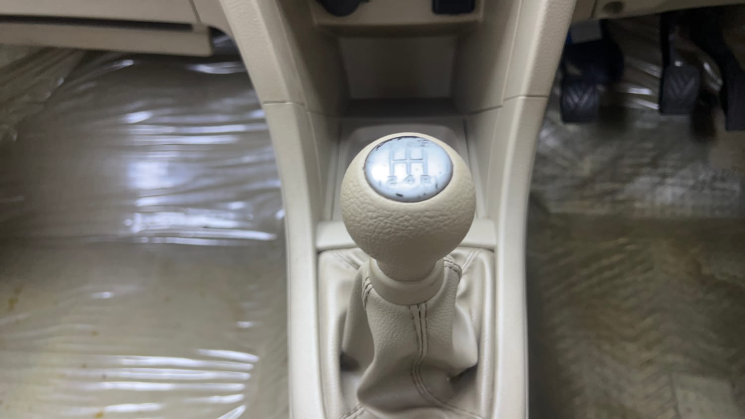 Used 2015 Maruti Suzuki Ertiga ZXi Petrol Manual interior GEAR  KNOB VIEW
