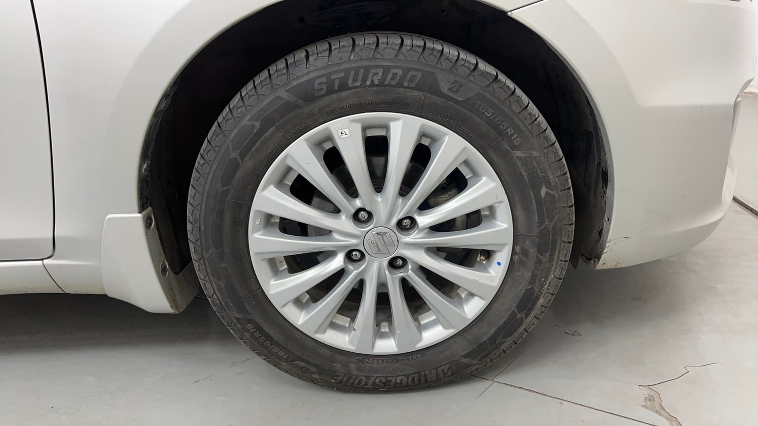 Used 2017 Maruti Suzuki Ciaz Zeta 1.4 MT Petrol Manual tyres RIGHT FRONT TYRE RIM VIEW
