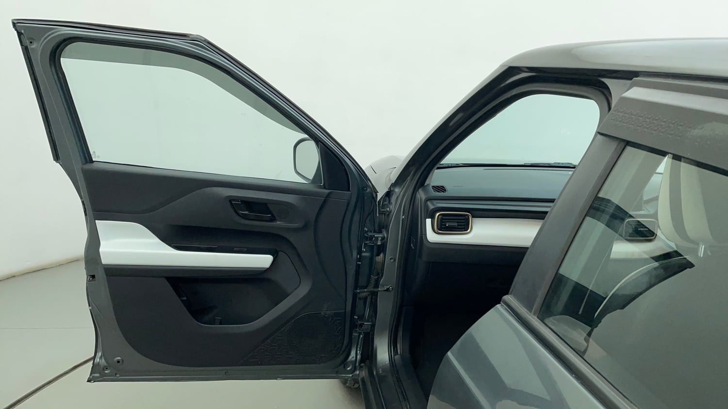 Used 2022 Tata Punch Accomplished MT Petrol + CNG(Outside Fitted) Cng Manual interior LEFT FRONT DOOR OPEN VIEW