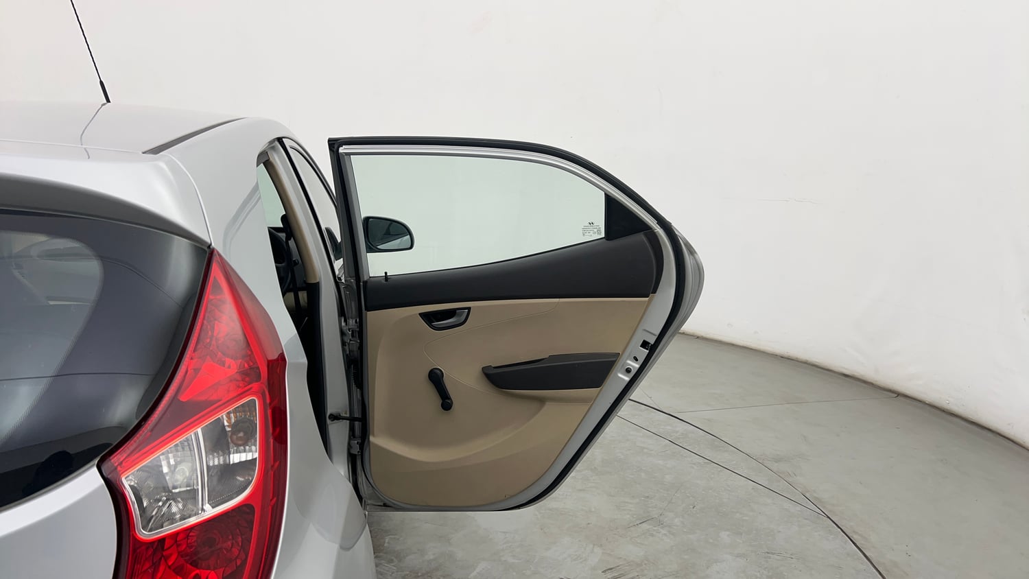 Used 2017 Hyundai Eon Sportz Petrol Manual interior RIGHT REAR DOOR OPEN VIEW