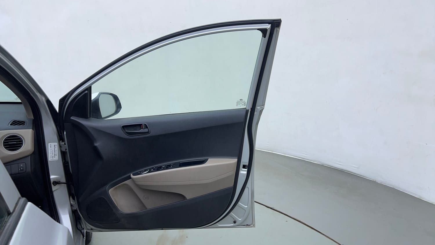 Used 2017 Hyundai Grand i10 Magna AT 1.2 Kappa VTVT Petrol Automatic interior RIGHT FRONT DOOR OPEN VIEW