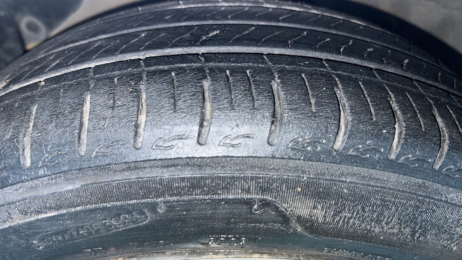 Used 2023 Hyundai Grand i10 Nios Sportz 1.2 Kappa CNG Cng Manual tyres LEFT FRONT TYRE TREAD VIEW