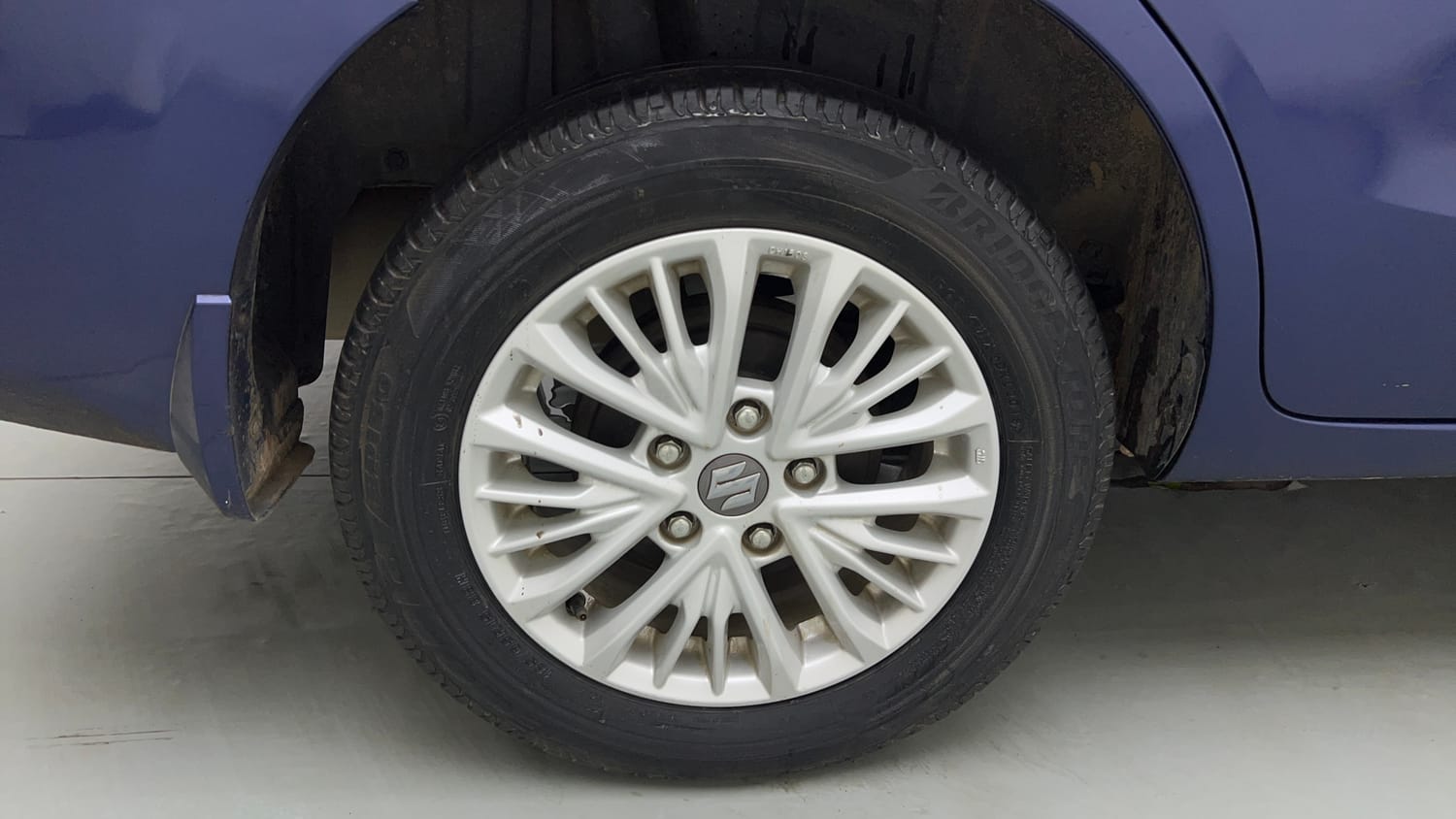 Used 2018 Maruti Suzuki New Ertiga ZXi AT Petrol Automatic tyres RIGHT REAR TYRE RIM VIEW