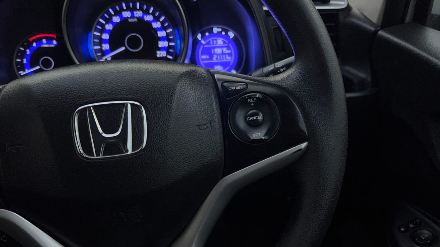 Used 2017 Honda WR-V VX MT Diesel Diesel Manual top_features Cruise control