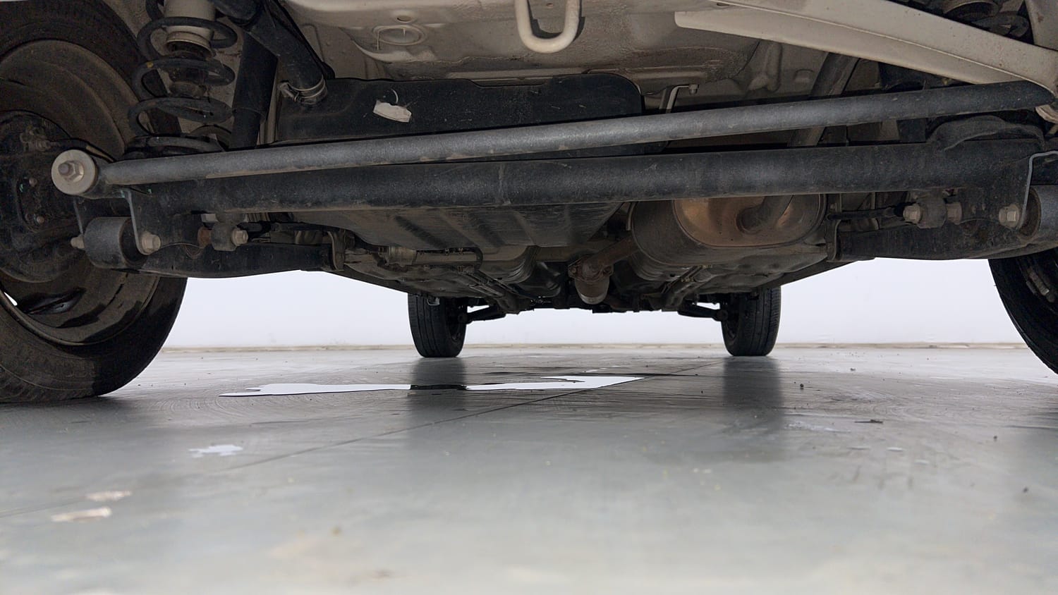 Used 2014 Maruti Suzuki Alto K10 VXi AMT Petrol Automatic extra REAR UNDERBODY VIEW (TAKEN FROM REAR)