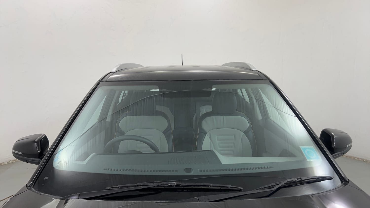 Used 2024 Hyundai Creta 1.5 MPi Petrol MT E Petrol Manual exterior FRONT WINDSHIELD VIEW