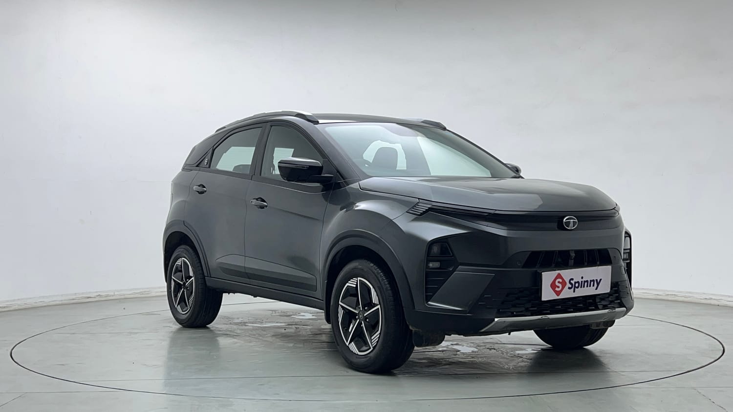 Used 2024 tata Nexon Fearless S 1.2 Revotron Petrol 7DCA Dual Tone Petrol Automatic exterior RIGHT FRONT CORNER VIEW
