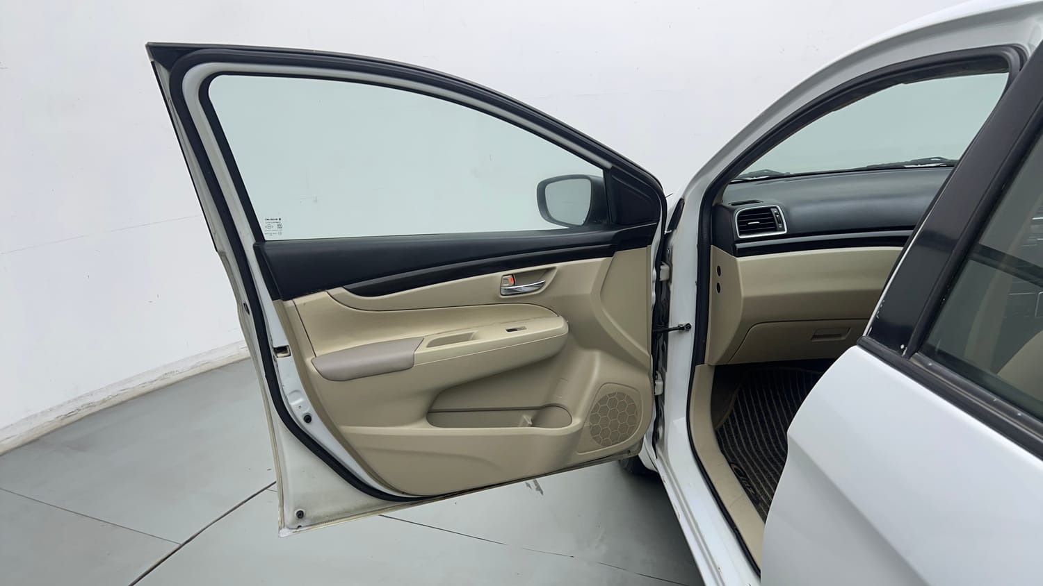 Used 2016 Maruti Suzuki Ciaz VXi+ AT Petrol Automatic interior LEFT FRONT DOOR OPEN VIEW