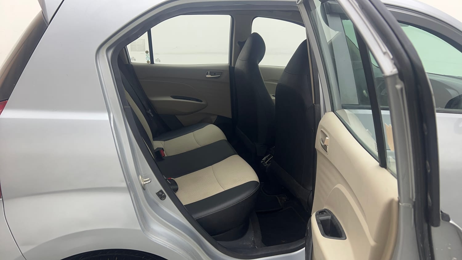 Used 2019 Hyundai Santro Sportz CNG Cng Manual interior RIGHT SIDE REAR DOOR CABIN VIEW