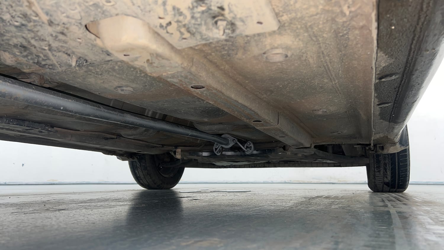 Used 2018 Hyundai Santro Asta Petrol Manual extra REAR RIGHT UNDERBODY VIEW