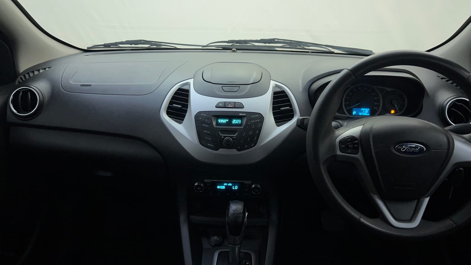 Used 2016 Ford Figo Titanium 1.5 Ti-VCT AT Petrol Automatic interior MUSIC SYSTEM & AC CONTROL VIEW