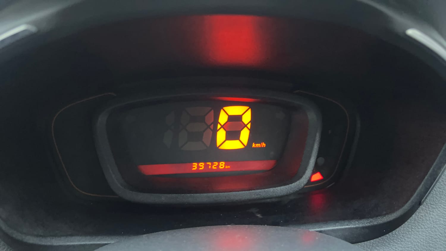 Used 2016 Renault Kwid RXT Petrol Manual interior CLUSTERMETER VIEW