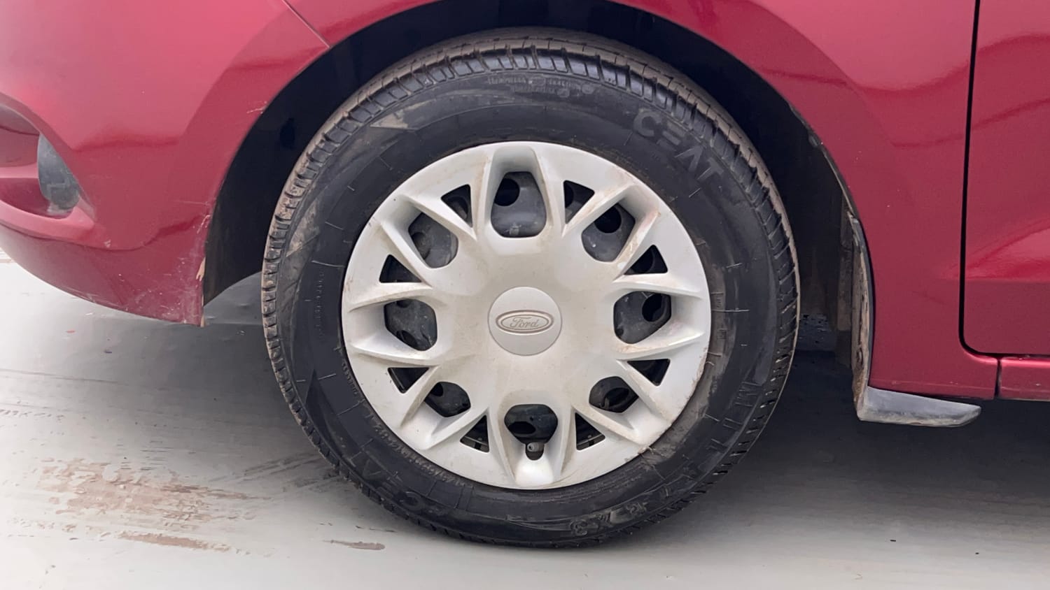 Used 2018 Ford Figo Trend 1.2 Ti-VCT Petrol Manual tyres LEFT FRONT TYRE RIM VIEW