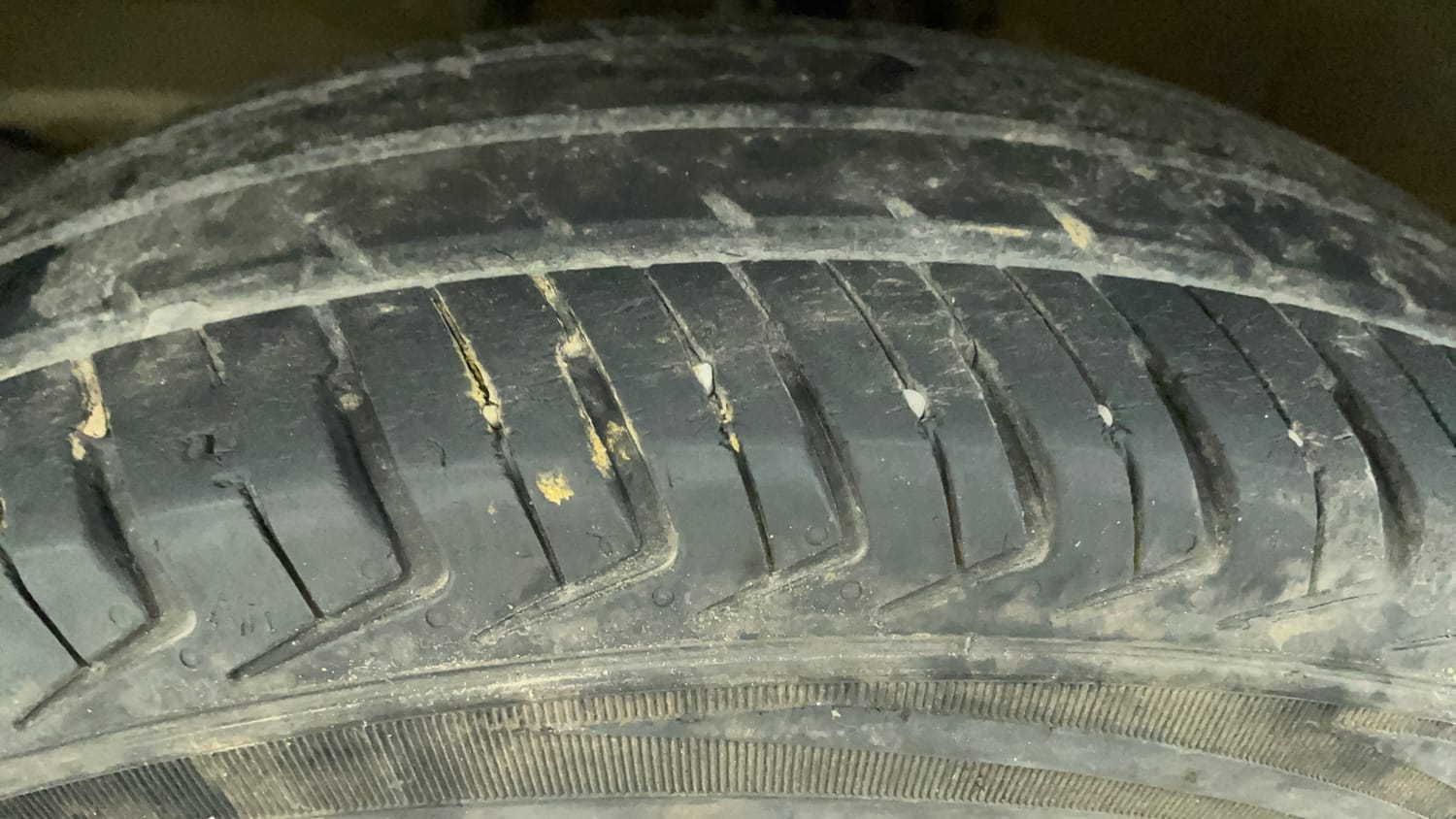 Used 2023 Maruti Suzuki Alto K10 VXi S-CNG Cng Manual tyres LEFT FRONT TYRE TREAD VIEW