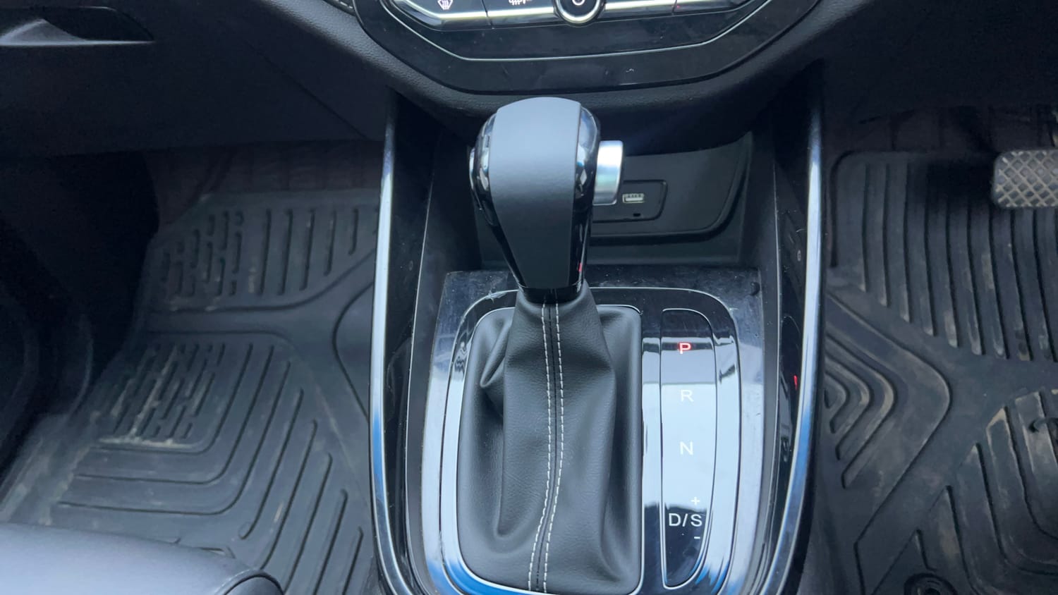 Used 2020 MG Motors Hector Sharp 1.5 DCT Petrol Petrol Automatic interior GEAR  KNOB VIEW